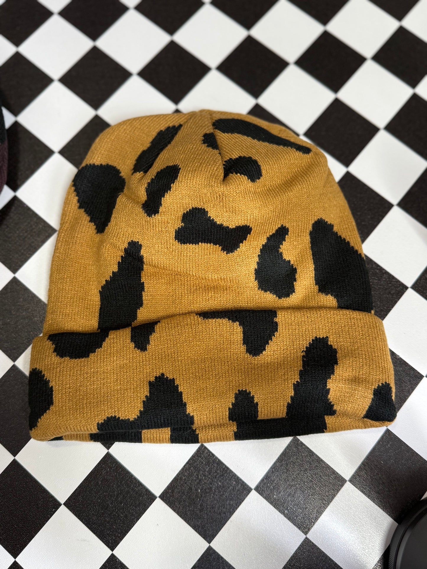 BEANIE-SPOTTED CAMEL