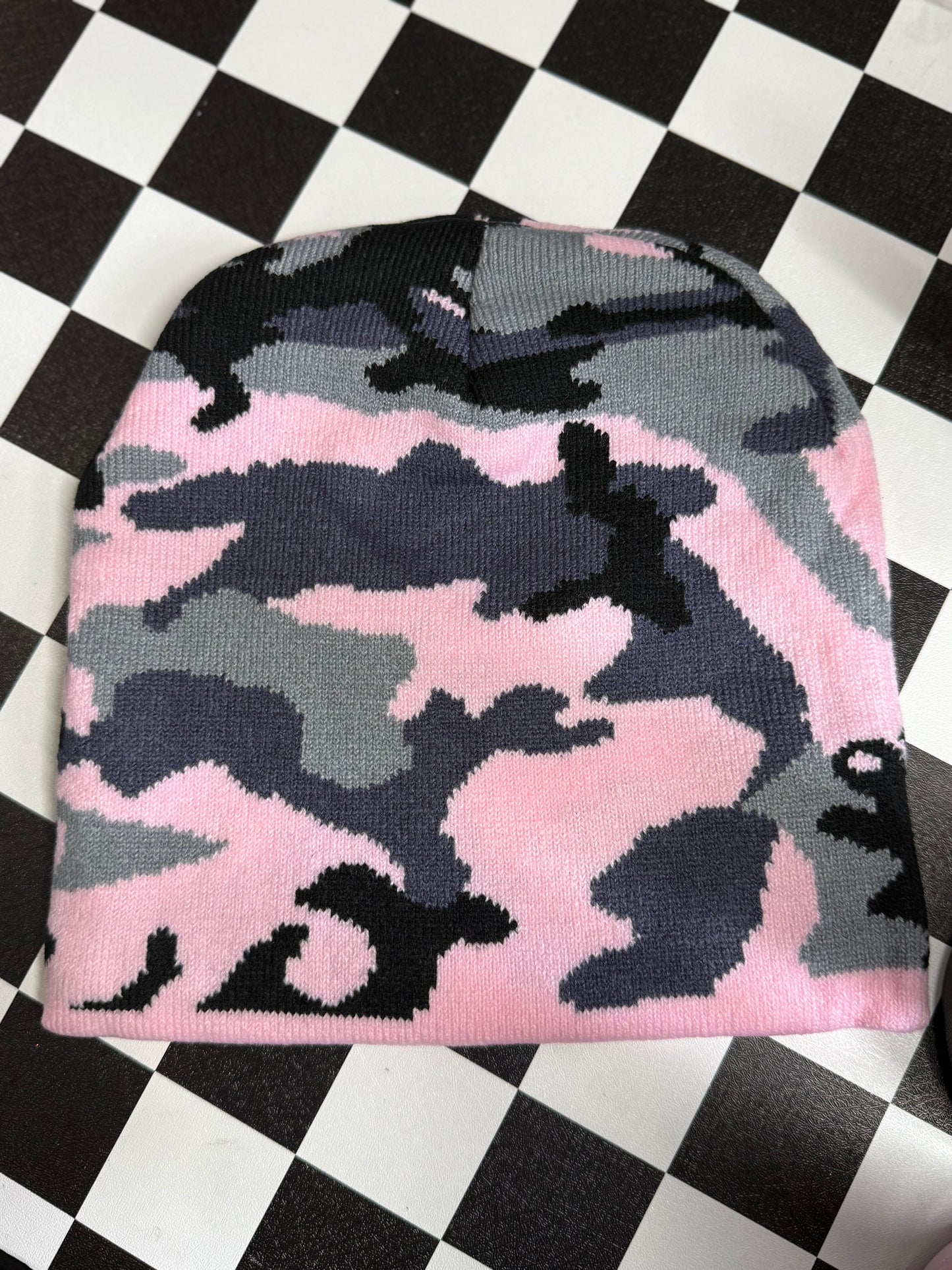 BEANIE- CAMO PINK BLACK GRAY