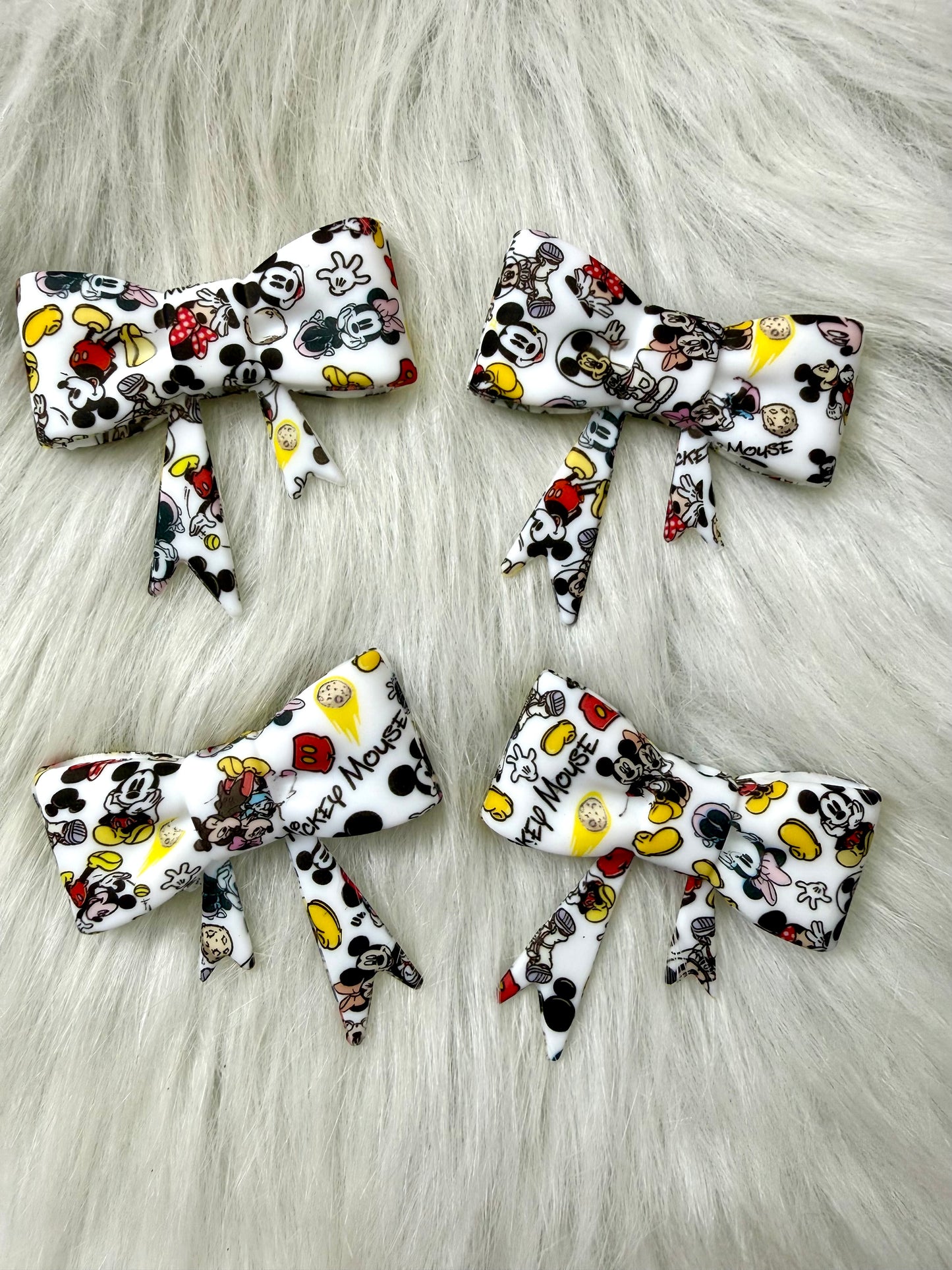 COUPLE MOUSE BOW